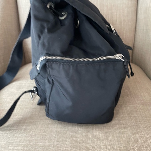 Authentic Prada vintage nylon backpack (A2002) - Picture 4 of 13